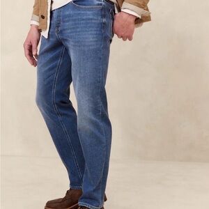 BR Straight Fit Traveler Denimn